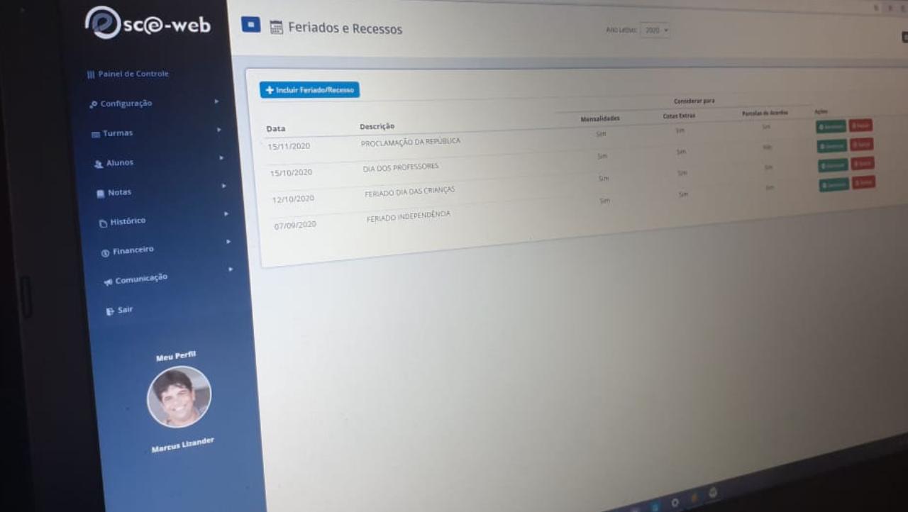 Cadastro de Feriados e Recessos Cadastro de Feriados e Recessos